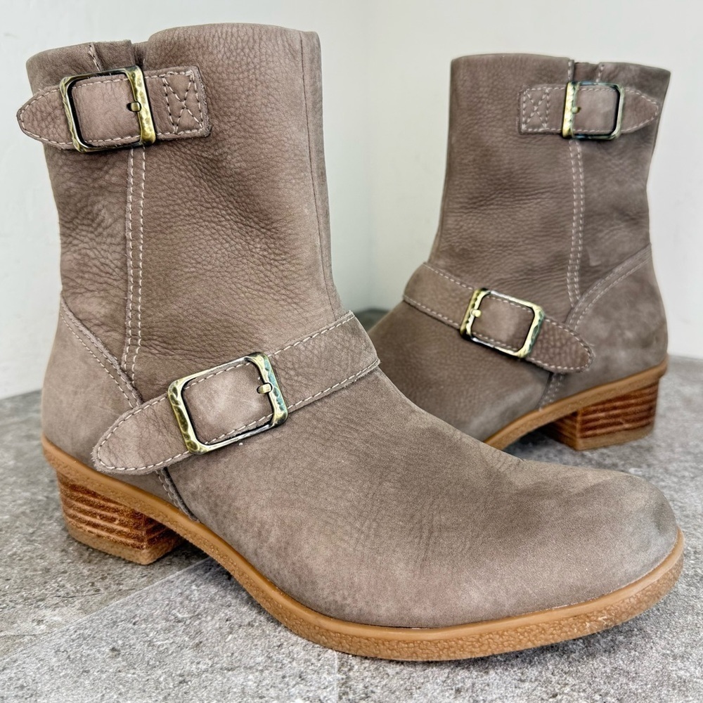 NEW DANSKO Delphine Stone Waterproof Nubuck Boot EU 40 US 9.5/10 - Picture 2 of 10